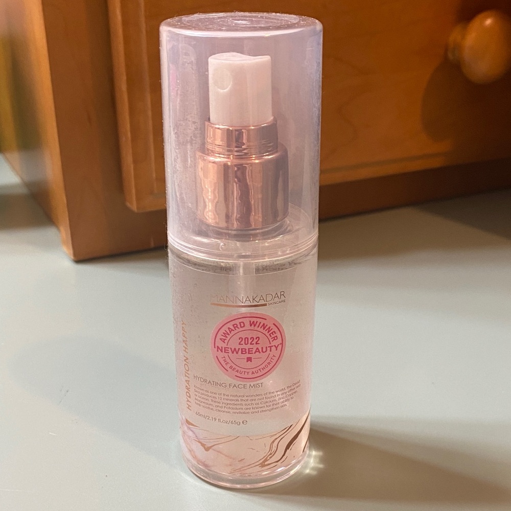 Manna Kadar Hydrating Face Mist - Rose Gold